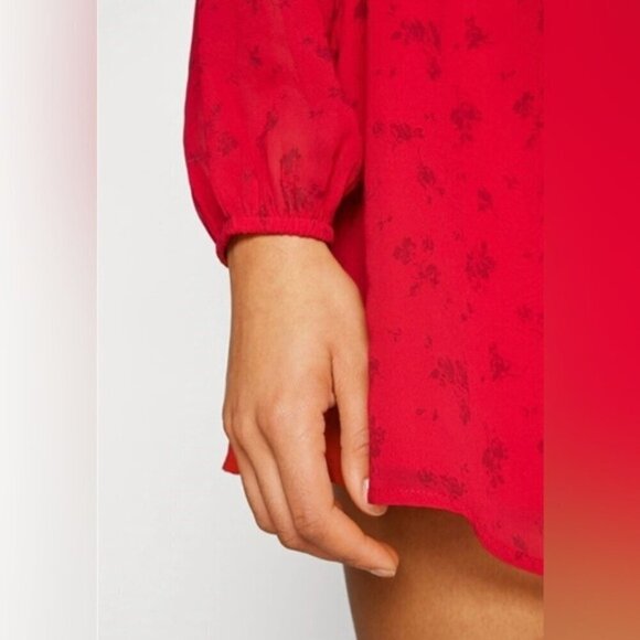 Hollister - Ladies, Ruched Sweetheart Dress - Red. Size: S. NWT. - Picture 7 of 7